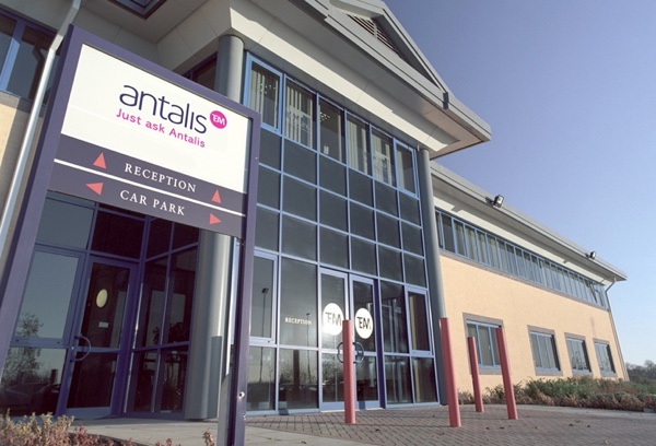 ANTALIS LTD ACQUIRES ASSETS AND TRADE OF OVENDEN PAPERS LTD